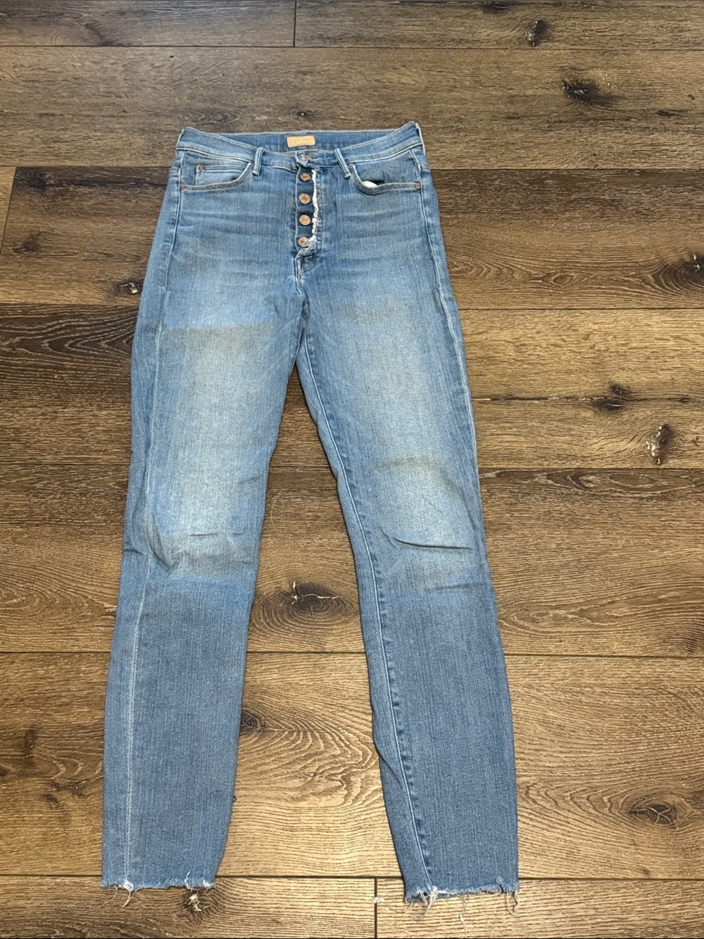 Motherโ jeans the fly cut stunner ankle fray 26